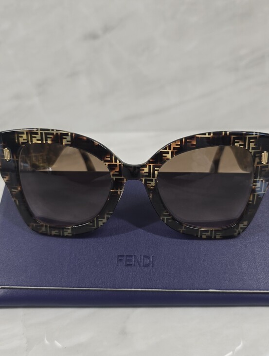 Fendi Women’s Brown Tortoiseshell FF Logo Sunglasses main image 16